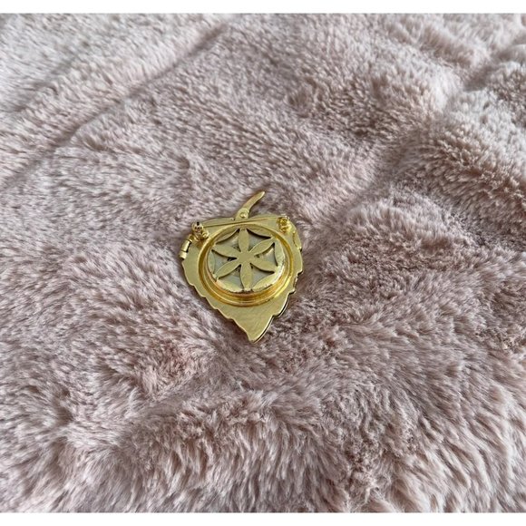 Vintage Perfume Glace - 1969 Golden Leaf Brooch - Picture 2 of 9